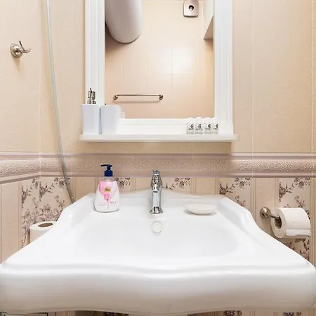 Bright & Cozy 1bd Flat With A Terrace And Parking Apartment