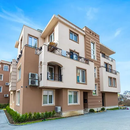 Apartment Bright & Cozy 1bd Flat With A Terrace And Parking Plovdiv